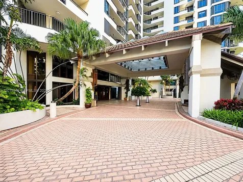 520 Brickell Key Drive Miami FL 33131