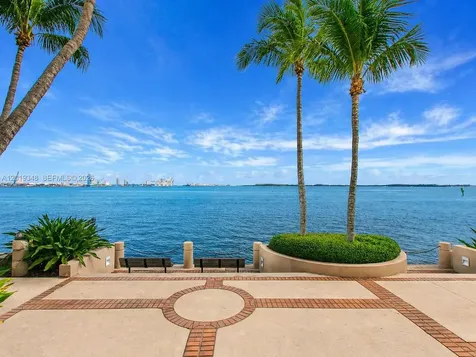 520 Brickell Key Drive Miami FL 33131