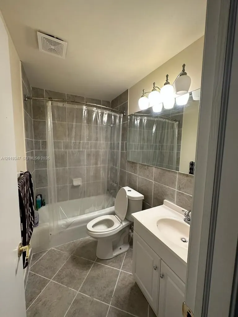 6600 NE 22nd Way Fort Lauderdale FL 33308