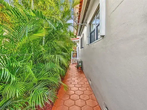 6460 SW 2nd Street Miami FL 33144