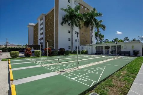 2970 NE 16th Avenue Oakland Park FL 33334
