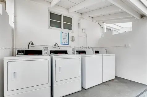 6905 Rue Vendome Miami Beach FL 33141