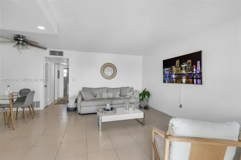 1720 Jefferson Street Hollywood FL 33020