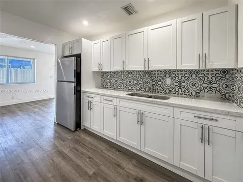 2620 NW 18th Terrace Oakland Park FL 33311