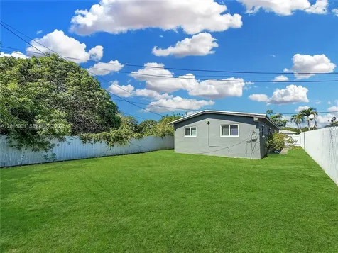 2620 NW 18th Terrace Oakland Park FL 33311