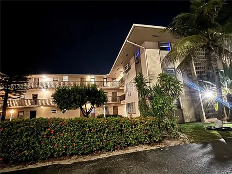 1480 E Sample Road Pompano Beach FL 33064