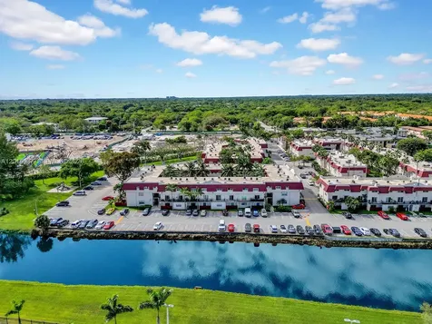 8600 SW 67th Avenue Pinecrest FL 33156