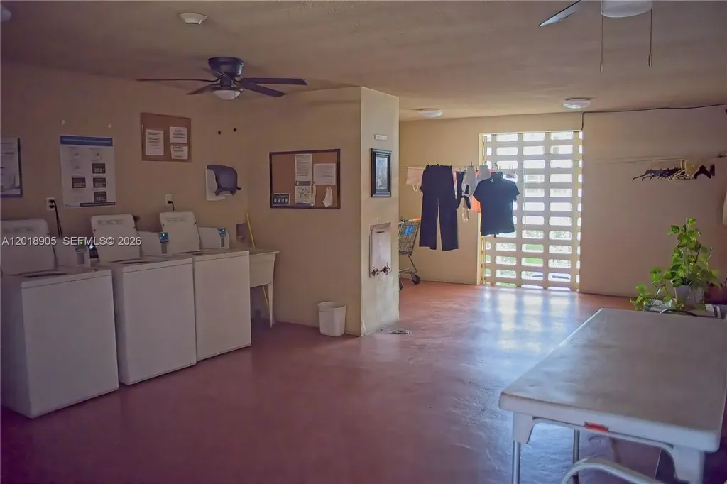 5300 Washington Street Hollywood FL 33021