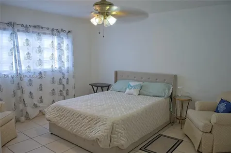 5300 Washington Street Hollywood FL 33021