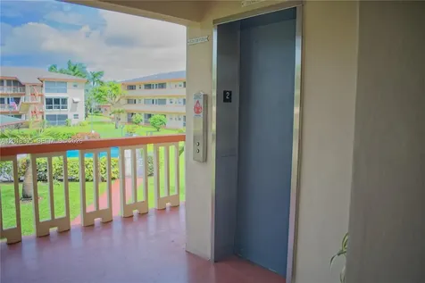 5300 Washington Street Hollywood FL 33021