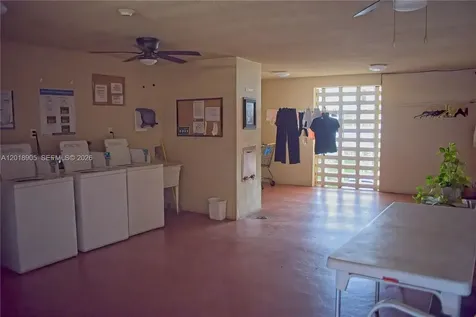 5300 Washington Street Hollywood FL 33021