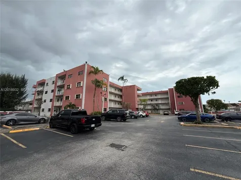 8425 NW 8th Street Miami FL 33126