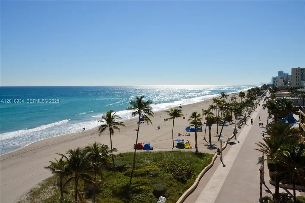 1908 N Ocean Drive Hollywood FL 33019