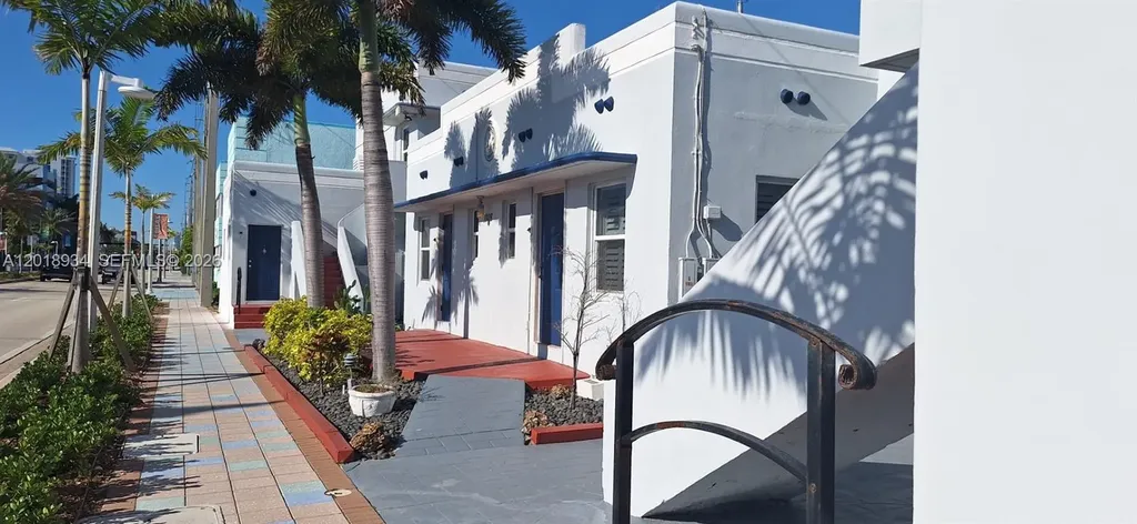 1908 N Ocean Drive Hollywood FL 33019