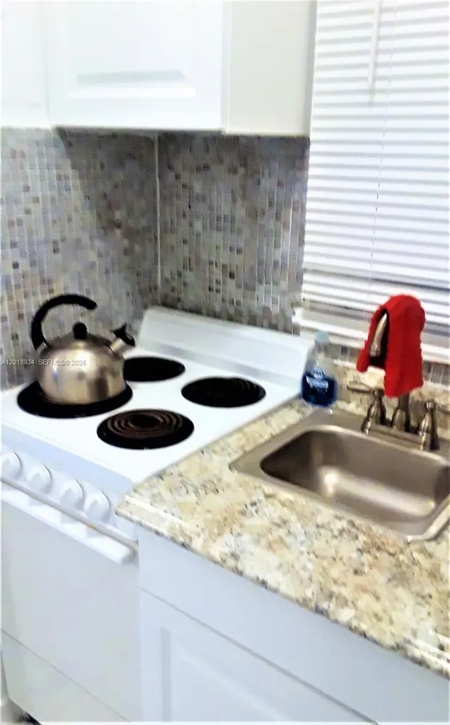 1908 N Ocean Drive Hollywood FL 33019