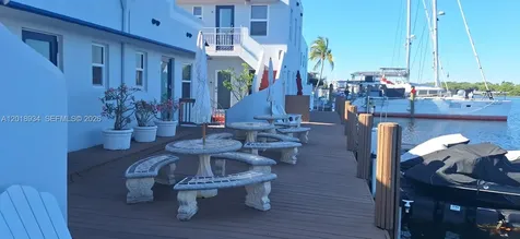 1908 N Ocean Drive Hollywood FL 33019