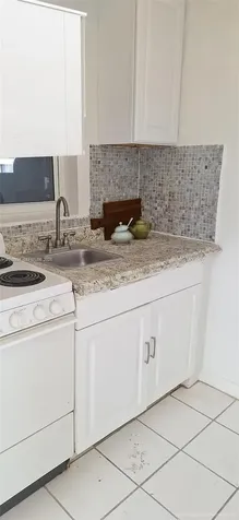 1908 N Ocean Drive Hollywood FL 33019
