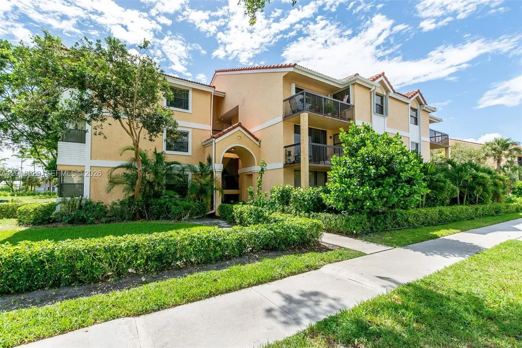 5721 Riverside Drive Coral Springs FL 33067