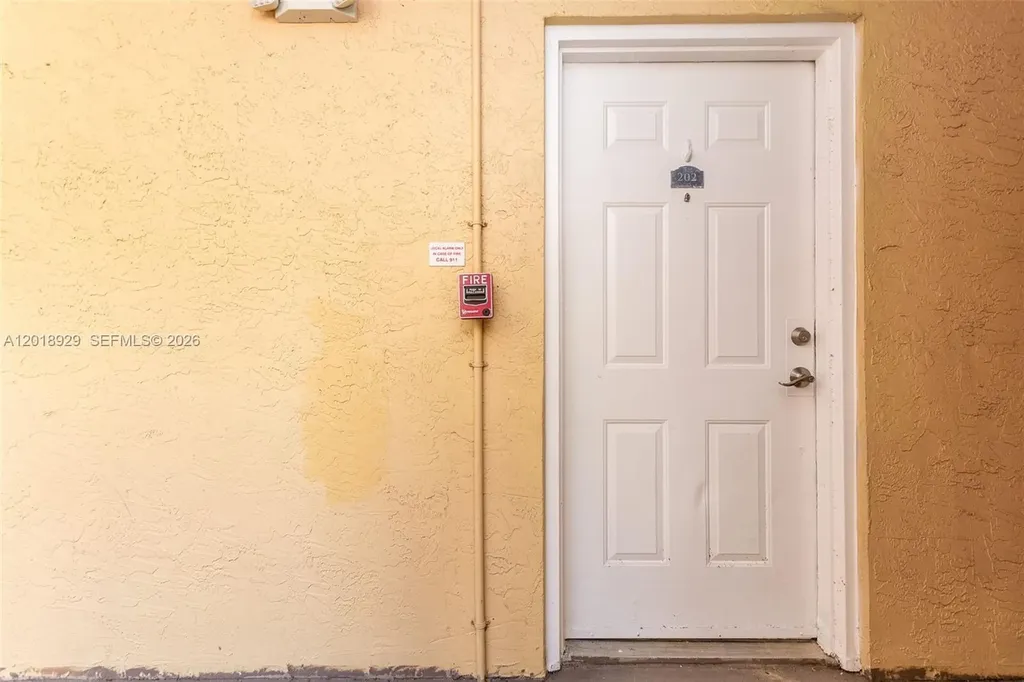 5721 Riverside Drive Coral Springs FL 33067