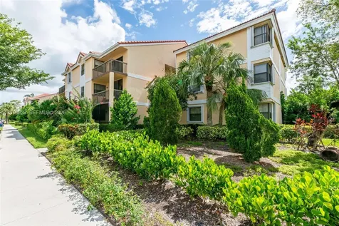 5721 Riverside Drive Coral Springs FL 33067
