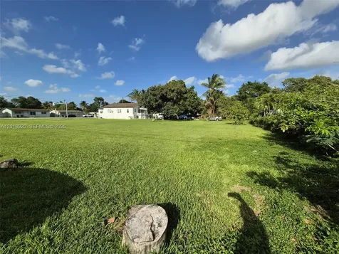 1880 NW 111th Street Miami FL 33167