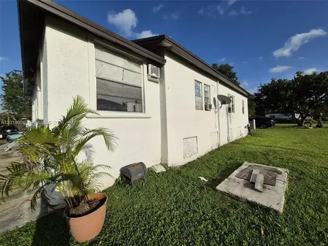 1880 NW 111th Street Miami FL 33167