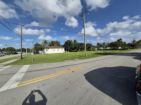 1880 NW 111th Street Miami FL 33167