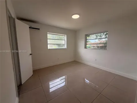 435 NW 44th Avenue Miami FL 33126