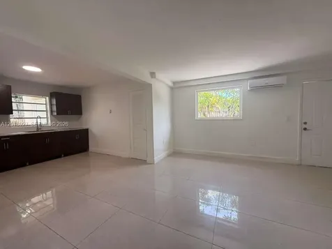 435 NW 44th Avenue Miami FL 33126