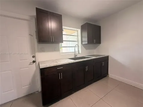 435 NW 44th Avenue Miami FL 33126