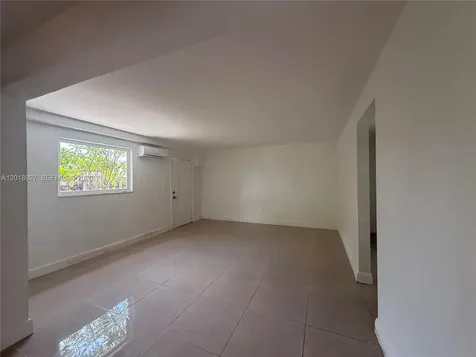 435 NW 44th Avenue Miami FL 33126