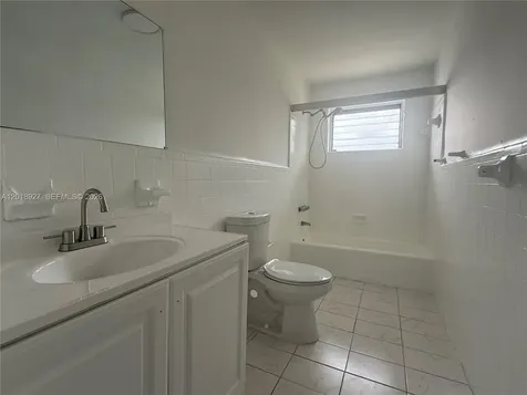 435 NW 44th Avenue Miami FL 33126