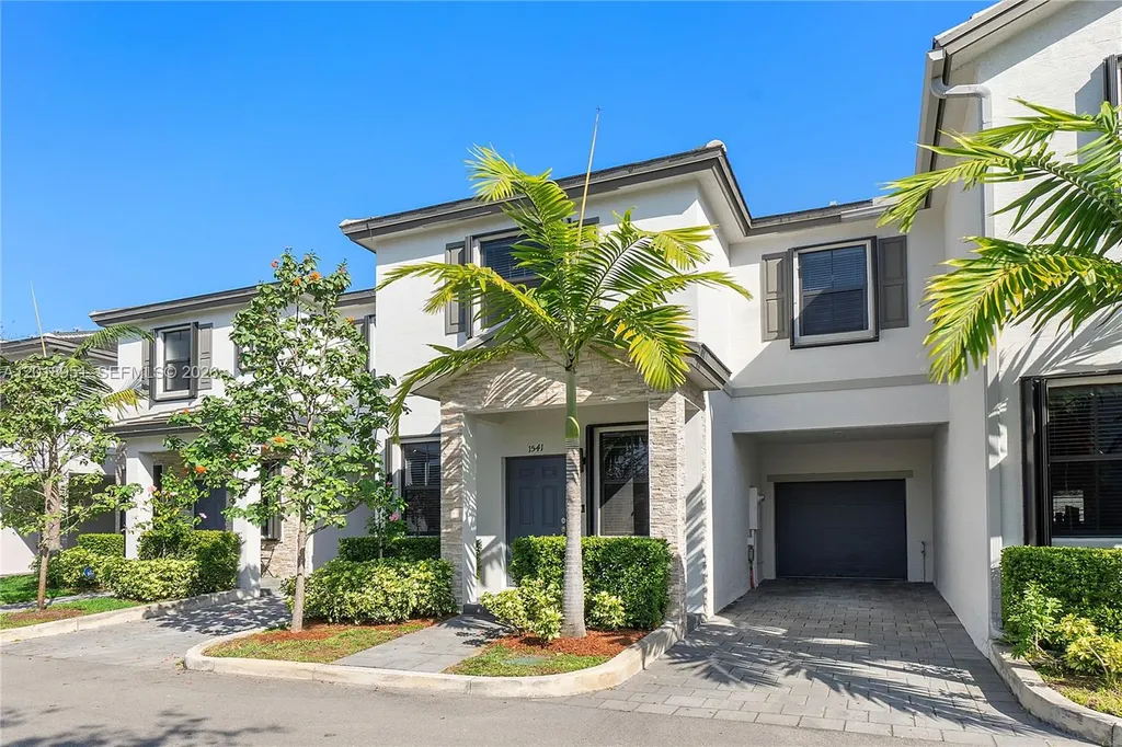 1541 SW 28th Street Fort Lauderdale FL 33315