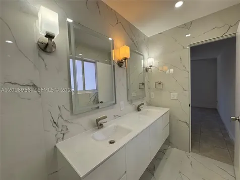 15428 SW 50th Terrace Miami FL 33185