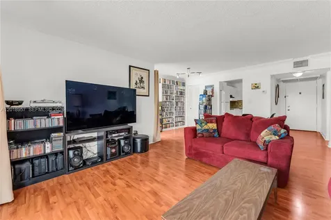 525 Coral Way Coral Gables FL 33134