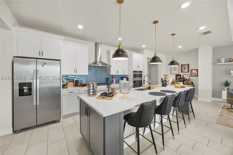 4549 W Pinehurst Trail W Oakland Park FL 33309