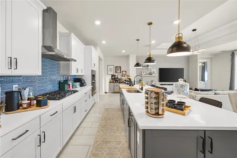 4549 W Pinehurst Trail W Oakland Park FL 33309