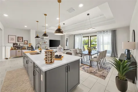 4549 W Pinehurst Trail W Oakland Park FL 33309