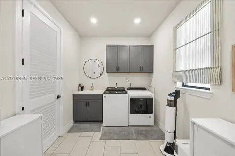 4549 W Pinehurst Trail W Oakland Park FL 33309