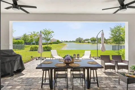 4549 W Pinehurst Trail W Oakland Park FL 33309