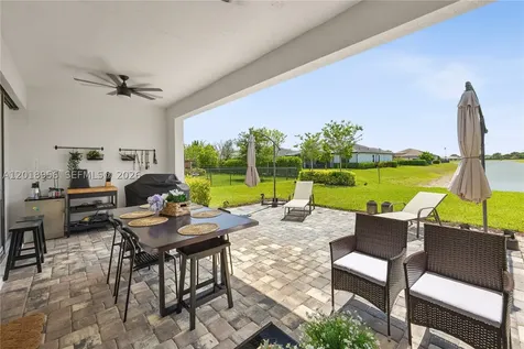 4549 W Pinehurst Trail W Oakland Park FL 33309