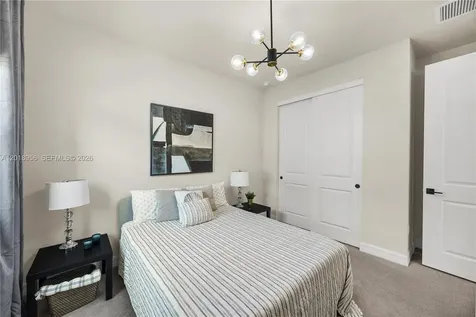 4549 W Pinehurst Trail W Oakland Park FL 33309