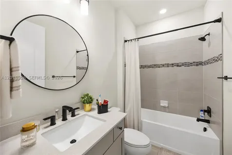 4549 W Pinehurst Trail W Oakland Park FL 33309
