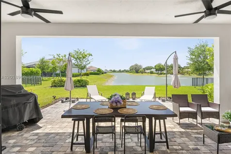 4549 W Pinehurst Trail W Oakland Park FL 33309