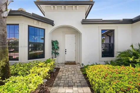 4549 W Pinehurst Trail W Oakland Park FL 33309