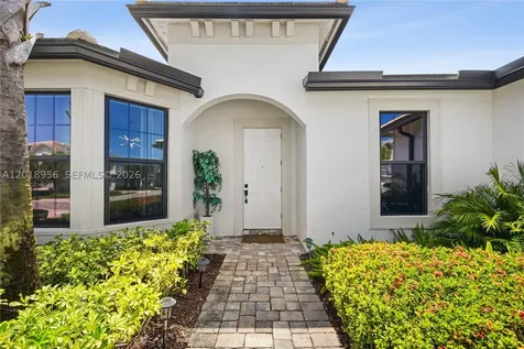 4549 W Pinehurst Trail W Oakland Park FL 33309