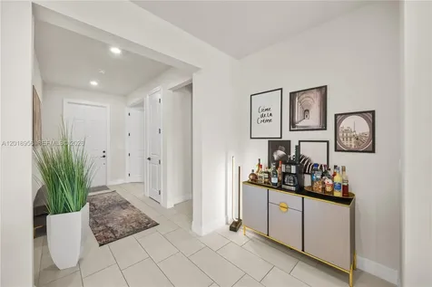 4549 W Pinehurst Trail W Oakland Park FL 33309