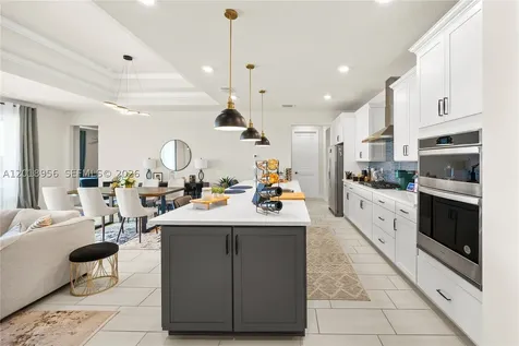 4549 W Pinehurst Trail W Oakland Park FL 33309