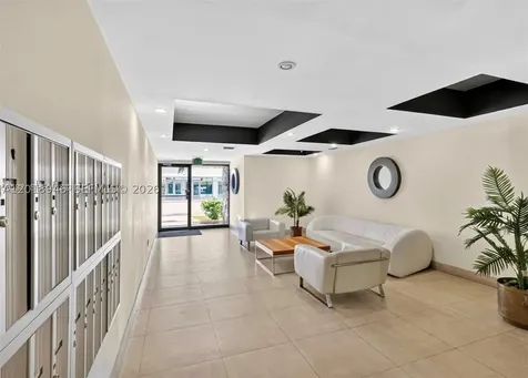 2924 Collins Avenue Miami Beach FL 33140
