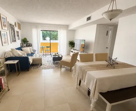2924 Collins Avenue Miami Beach FL 33140